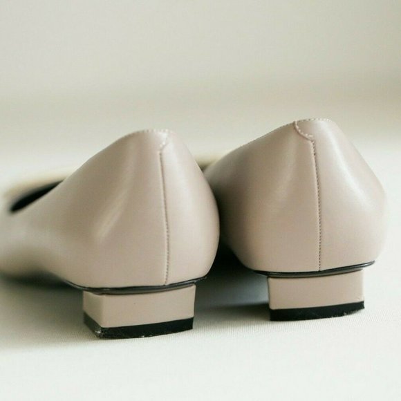 Roger Vivier | Flats w/ Buckle - Picture 8 of 13